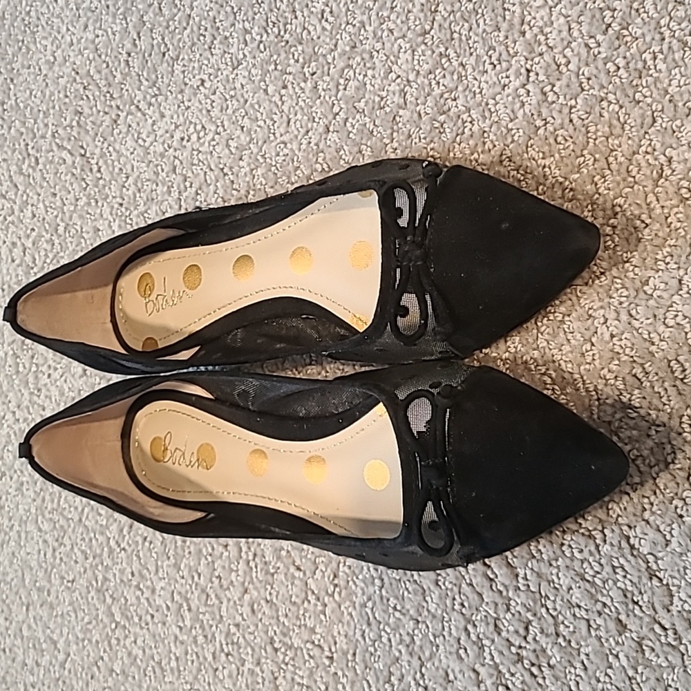 Boden size 38 black flats